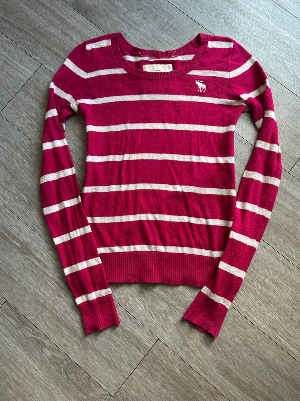 Vintage Y2K Abercrombie & Fitch Raspberry and White Striped Knit Sweater